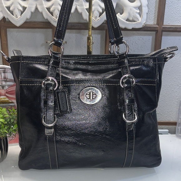 Coach Patent Leather Tote Bag EUC! 2009 - Picture 1 of 11